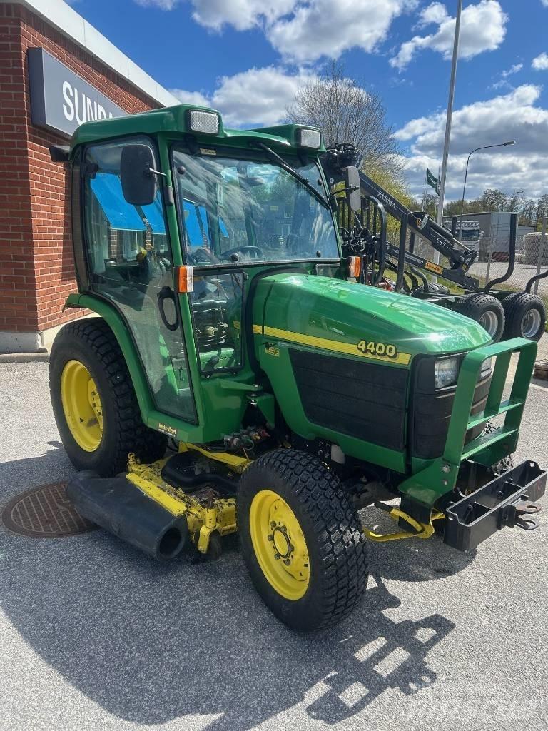 John Deere 4400 Manji traktori