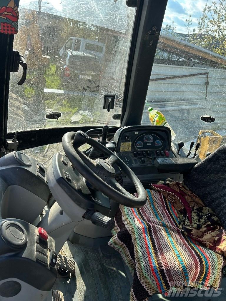 CAT 422 E Rovokopači