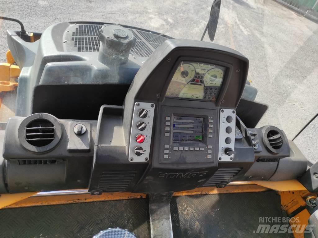 Bomag BW 174 A P Valjci sa duplim bubnjem