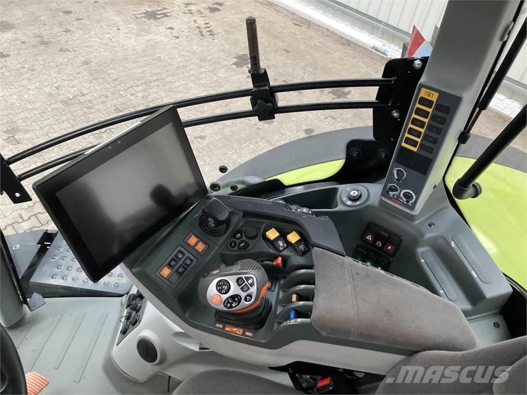 CLAAS Axion 870 Traktori