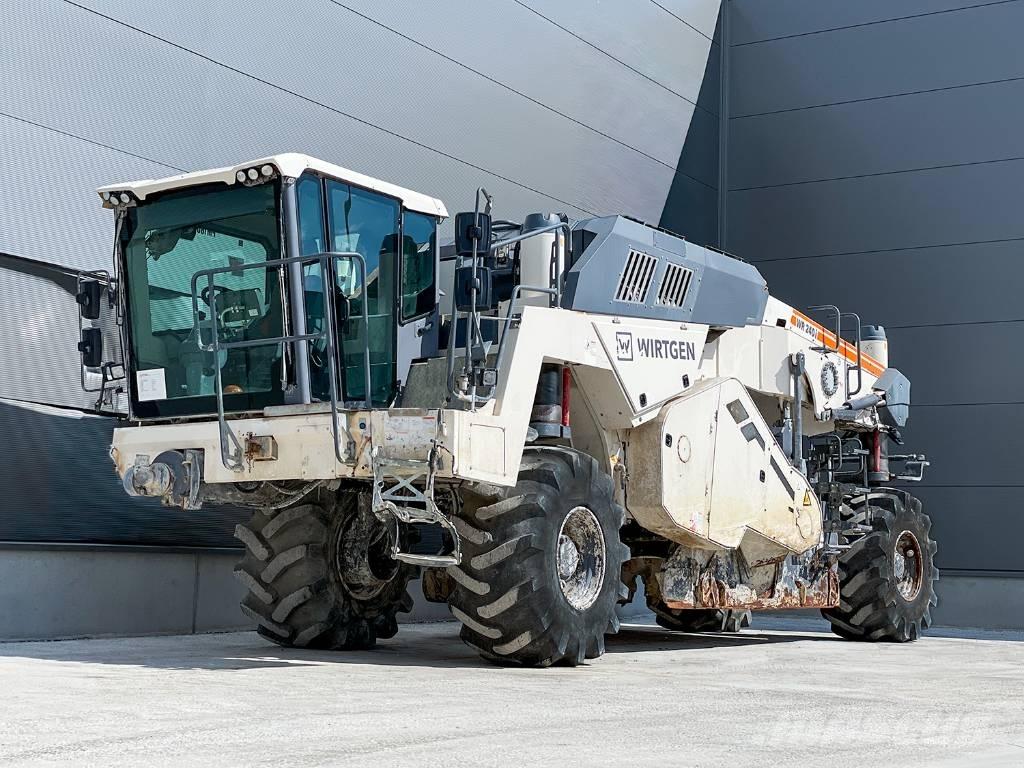 Wirtgen WR 240i Mašine za reciklažu asfalta