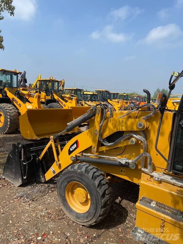 CAT 420 F Rovokopači