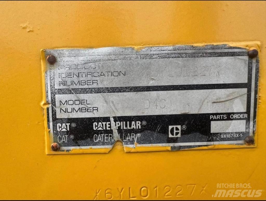 CAT D4C3 Buldožeri guseničari
