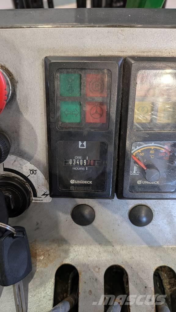 Combilift CB 3000 Viljuškari sa 4-stranskim dohvatom
