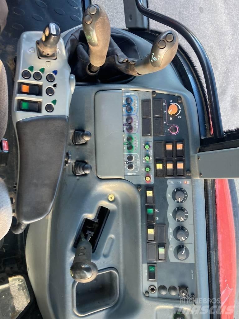 Valtra T 120 Traktori