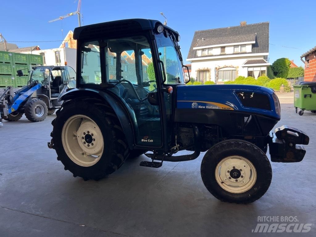 New Holland T4030F Traktori