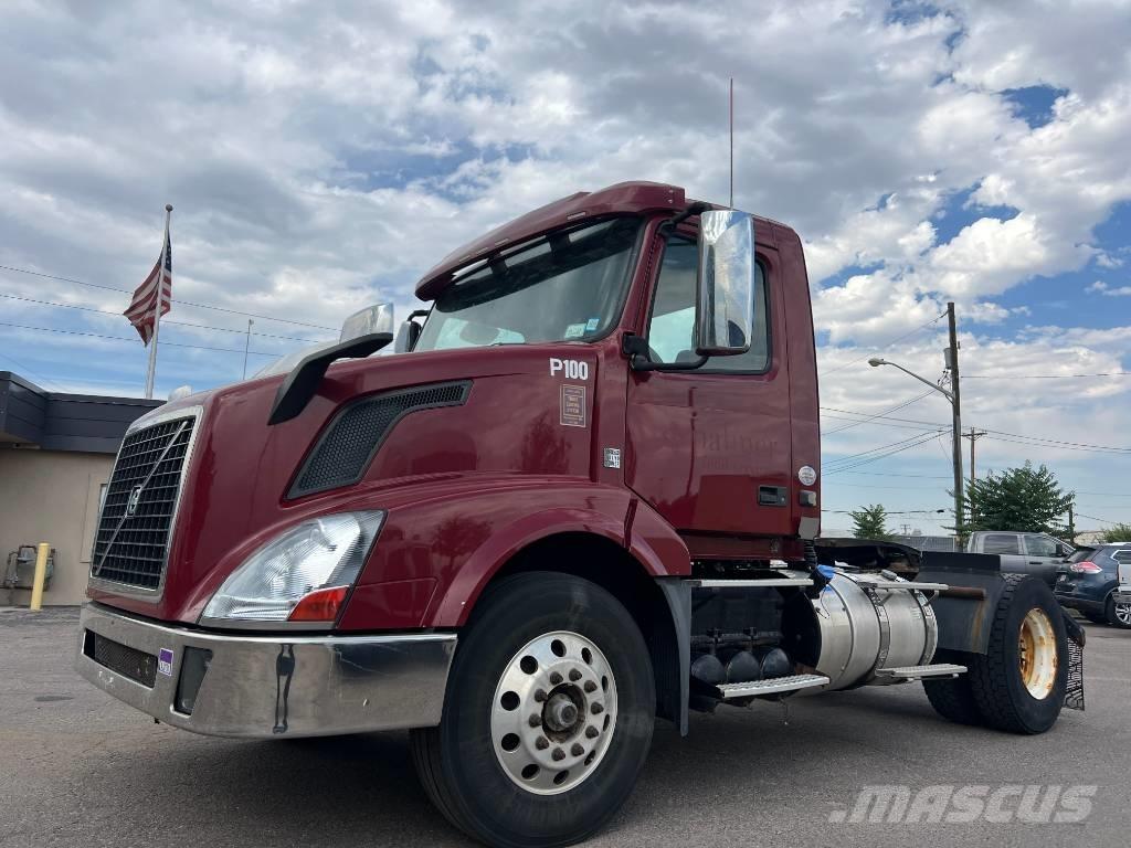 Volvo VNL 42 T300 Tegljači