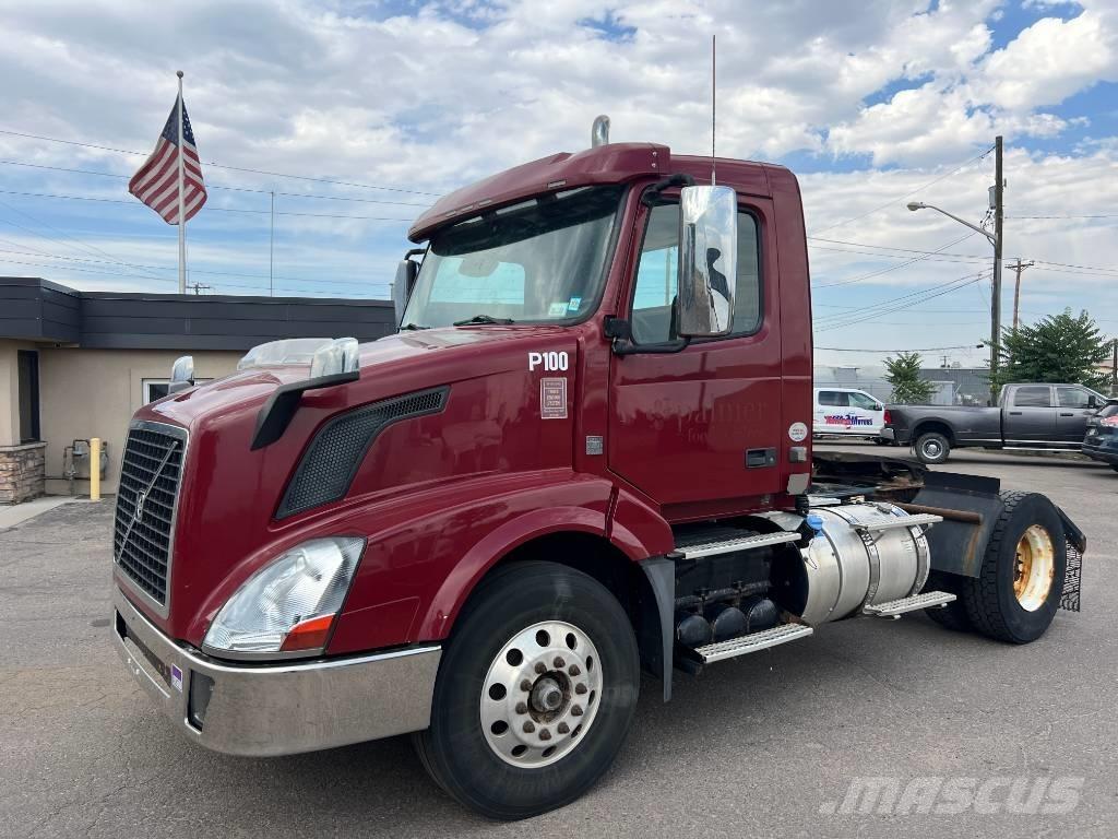 Volvo VNL 42 T300 Tegljači