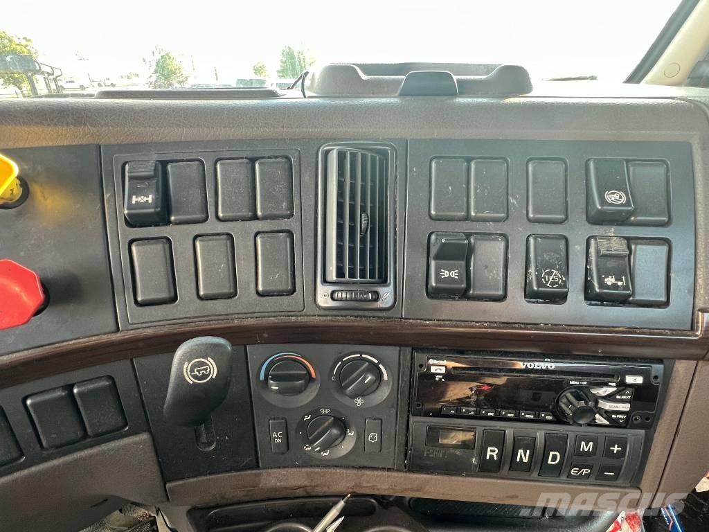 Volvo VNL 42 T300 Tegljači