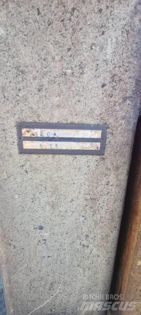 Kasto HBA 420 AU Pilane