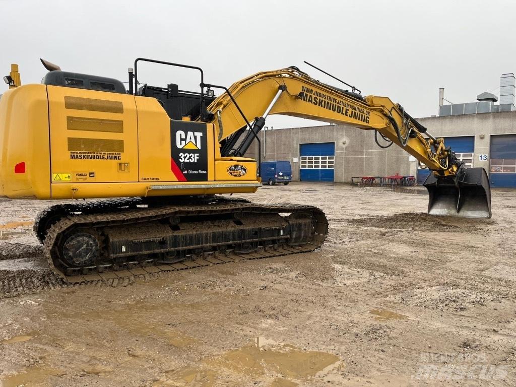 CAT 323 F L Bageri guseničari