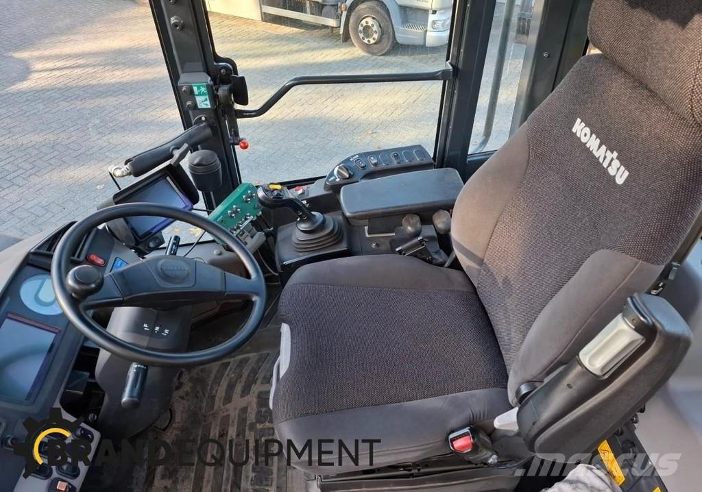 Komatsu WA270-7 Utovarivači na točkove