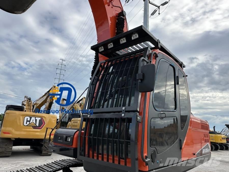 Doosan DX 225 LCA Bageri guseničari
