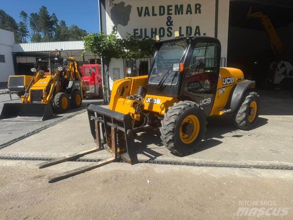 JCB 527-55 Poljoprivredni teleskopski utovarivači