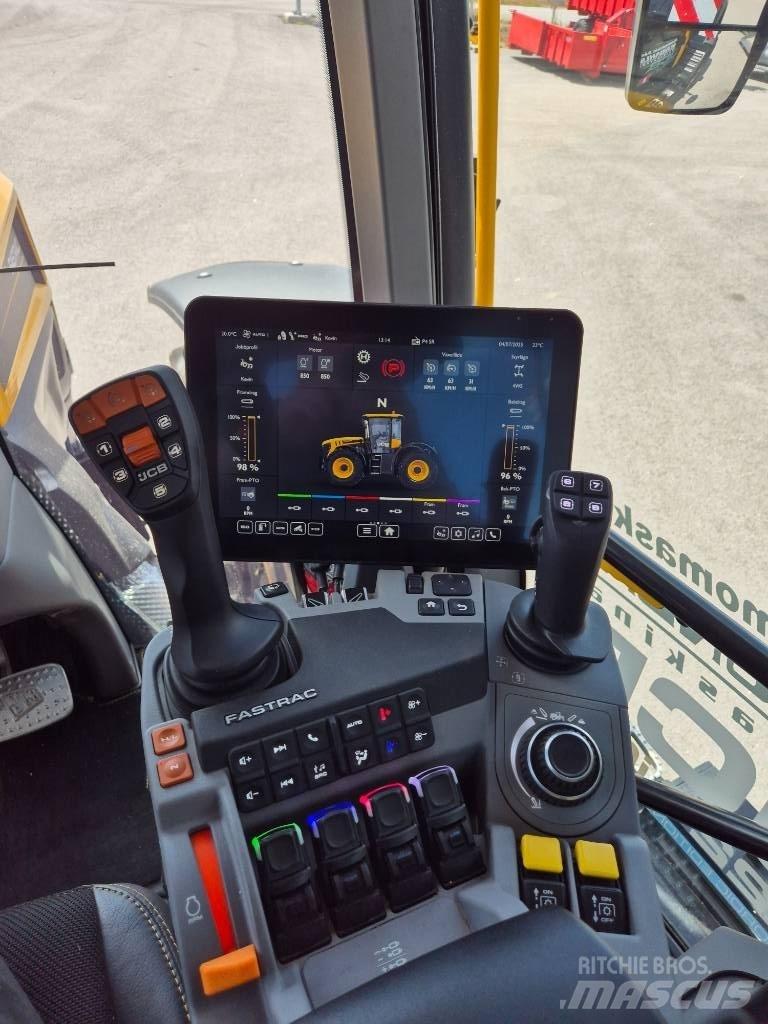 JCB Fastrac 4220 Traktori