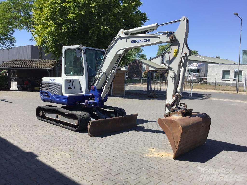 Takeuchi TB 250 Mini bageri < 7t