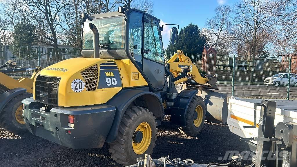 Komatsu WA 90 Utovarivači na točkove