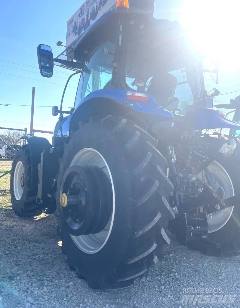 New Holland T 7.210 Traktori