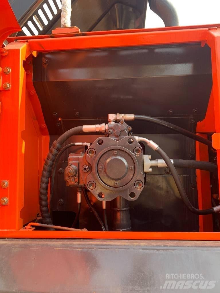 Doosan DX 300 LCA Bageri guseničari