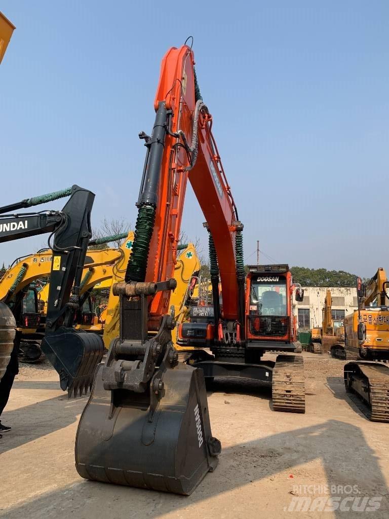 Doosan DX 300 LCA Bageri guseničari