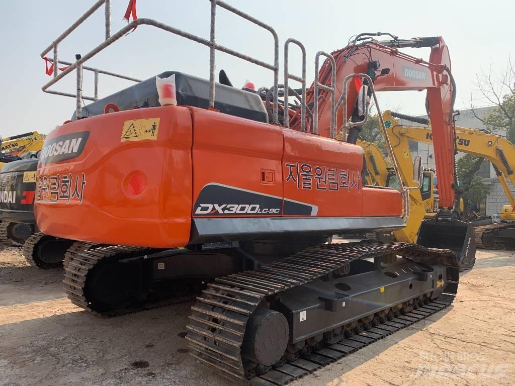 Doosan DX 300 LCA Bageri guseničari
