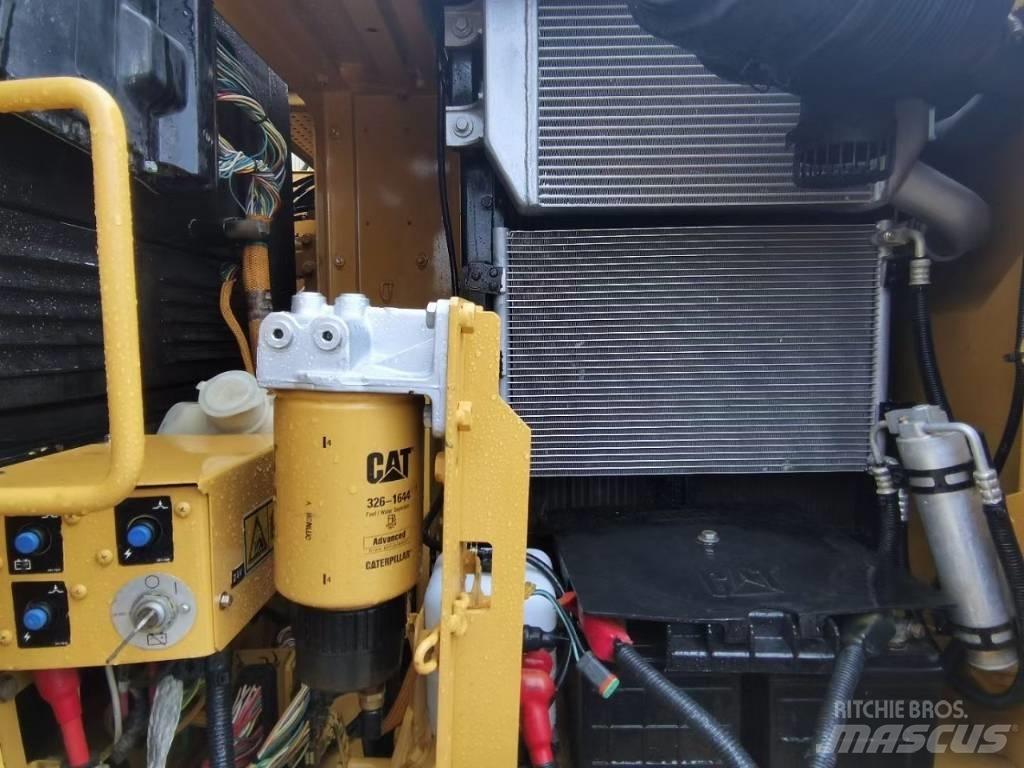 CAT 313D2GC Midi bageri 7t – 12t