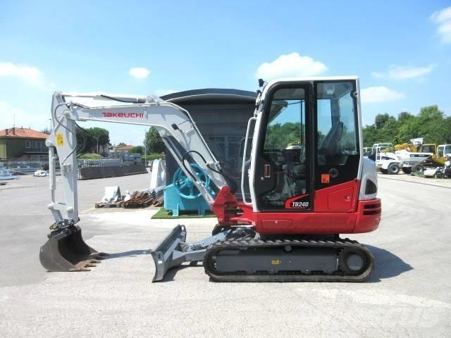 Takeuchi TB 240 Mini bageri < 7t