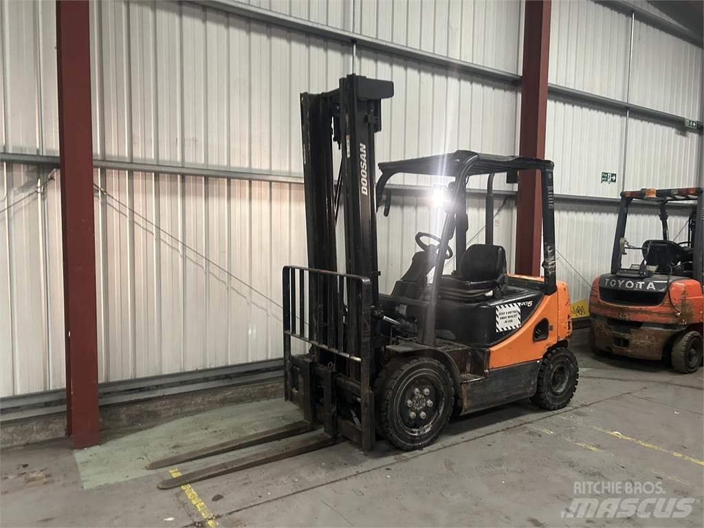 Doosan D25S-5 Dizelski viljuškari