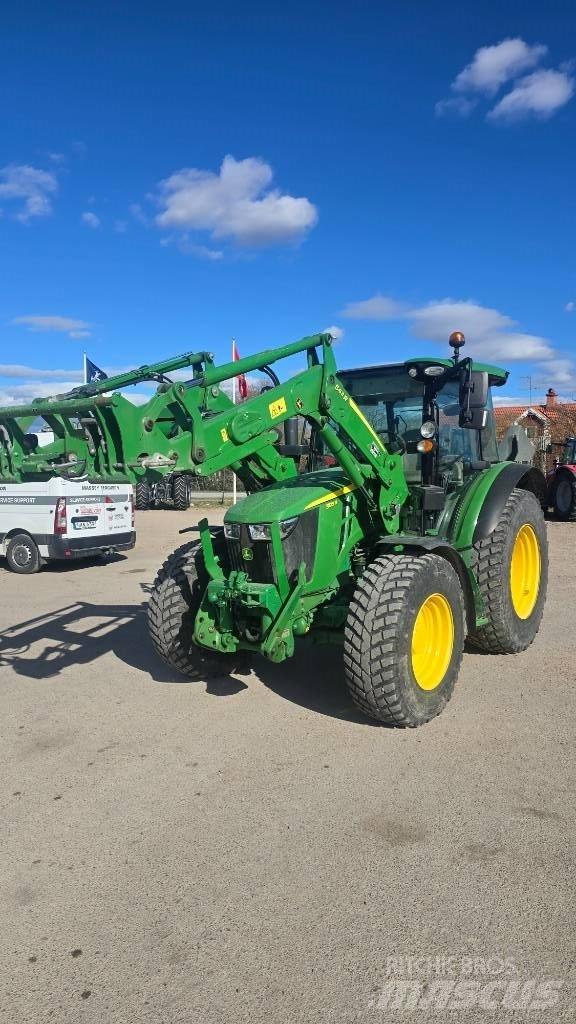 John Deere 5125R Traktori