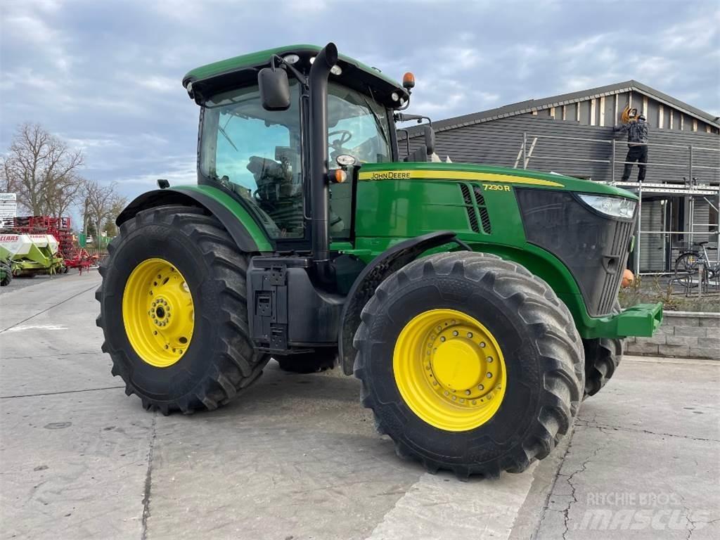 John Deere 7230 R Traktori