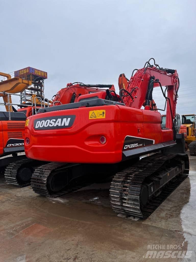 Doosan DX 225 LC-9 Bageri guseničari