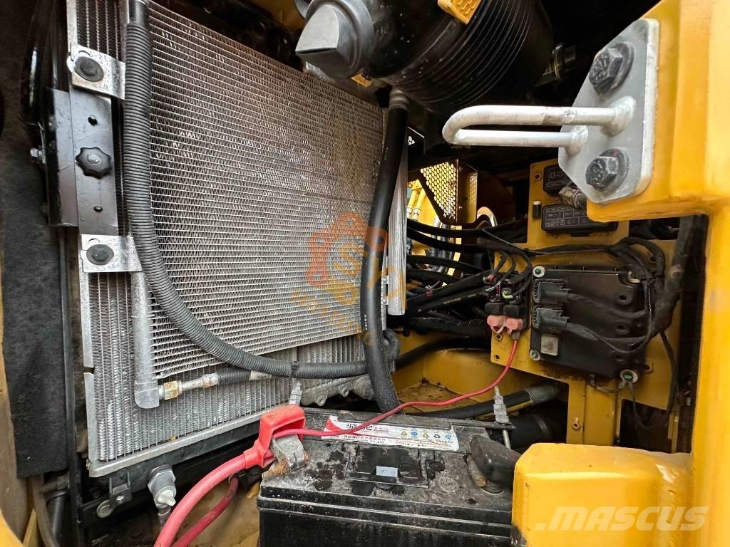 CAT 310 Mini bageri < 7t