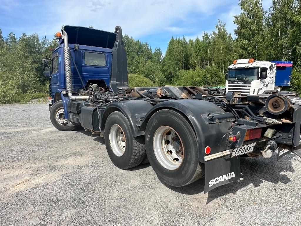Scania 113 Rol kiper kamioni sa kukom za podizanje tereta