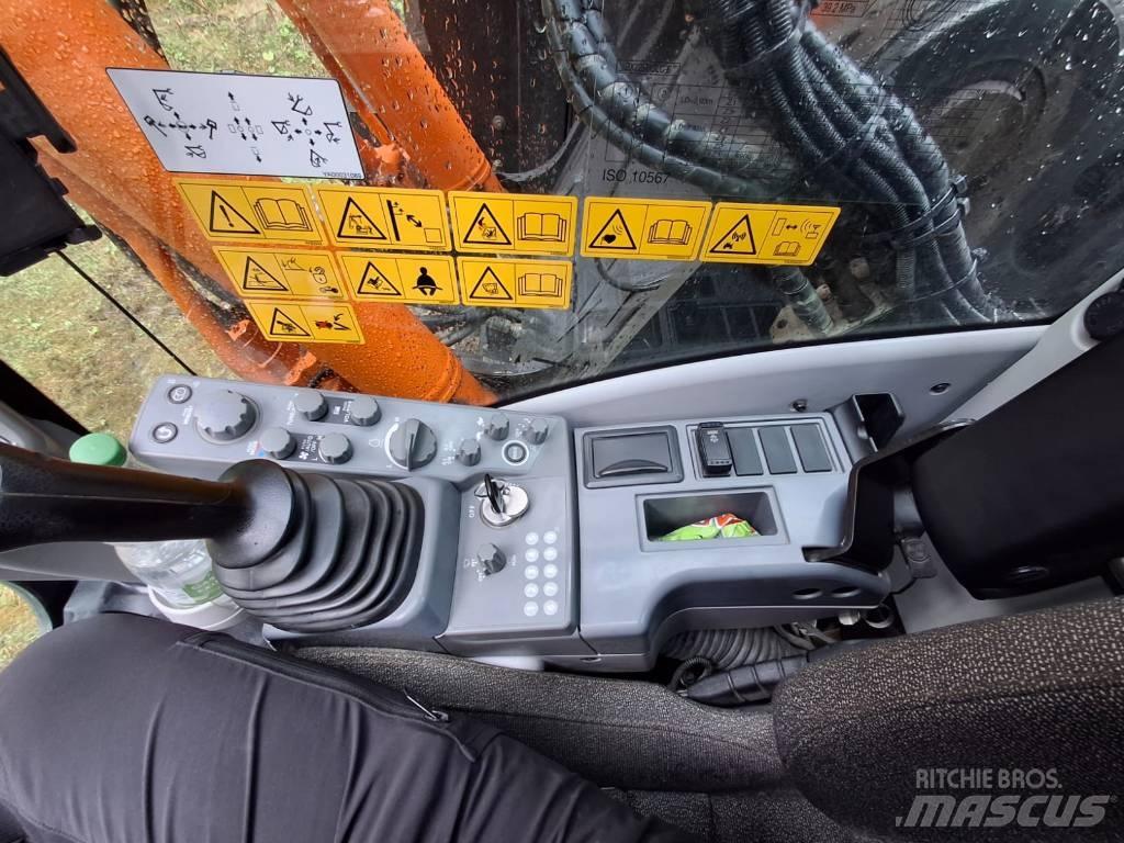 Hitachi ZX 225 US LC Bageri guseničari