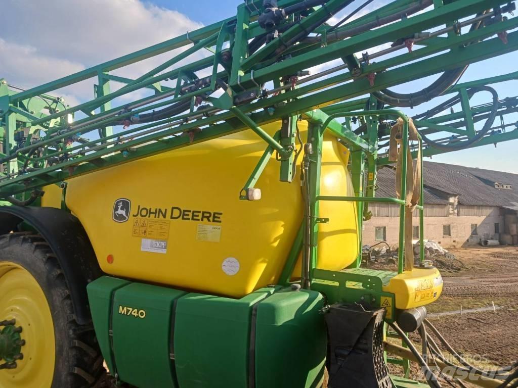 John Deere 740 Vučene prskalice