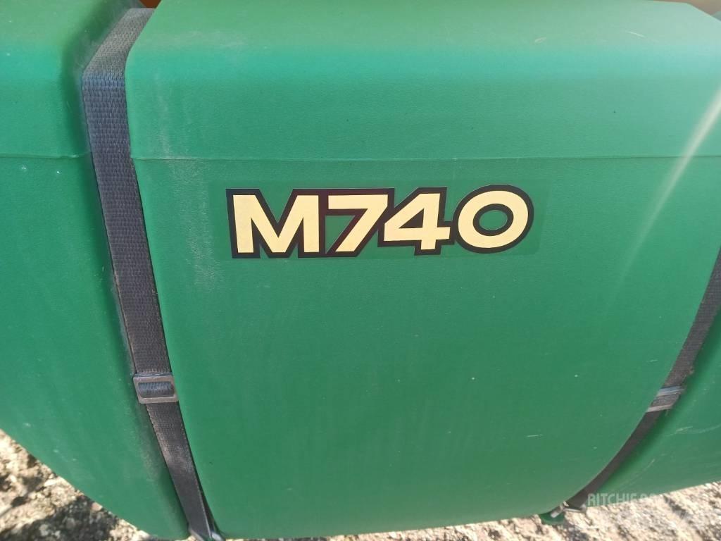 John Deere 740 Vučene prskalice
