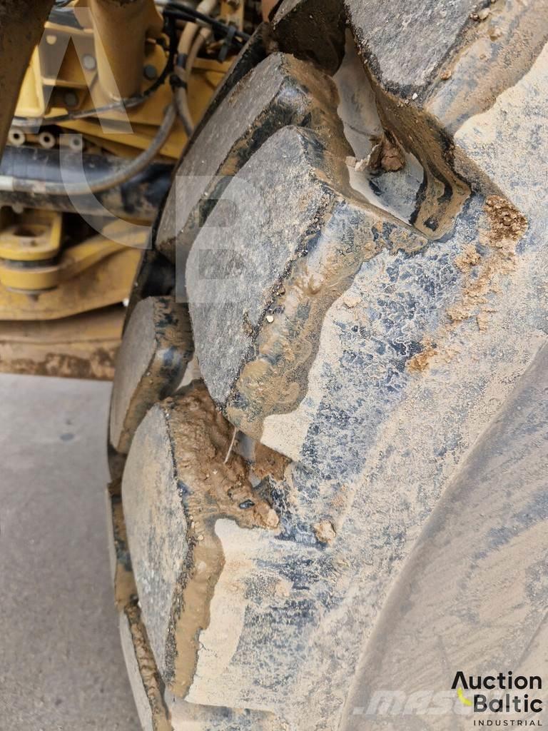 CAT 735C Zglobni damperi