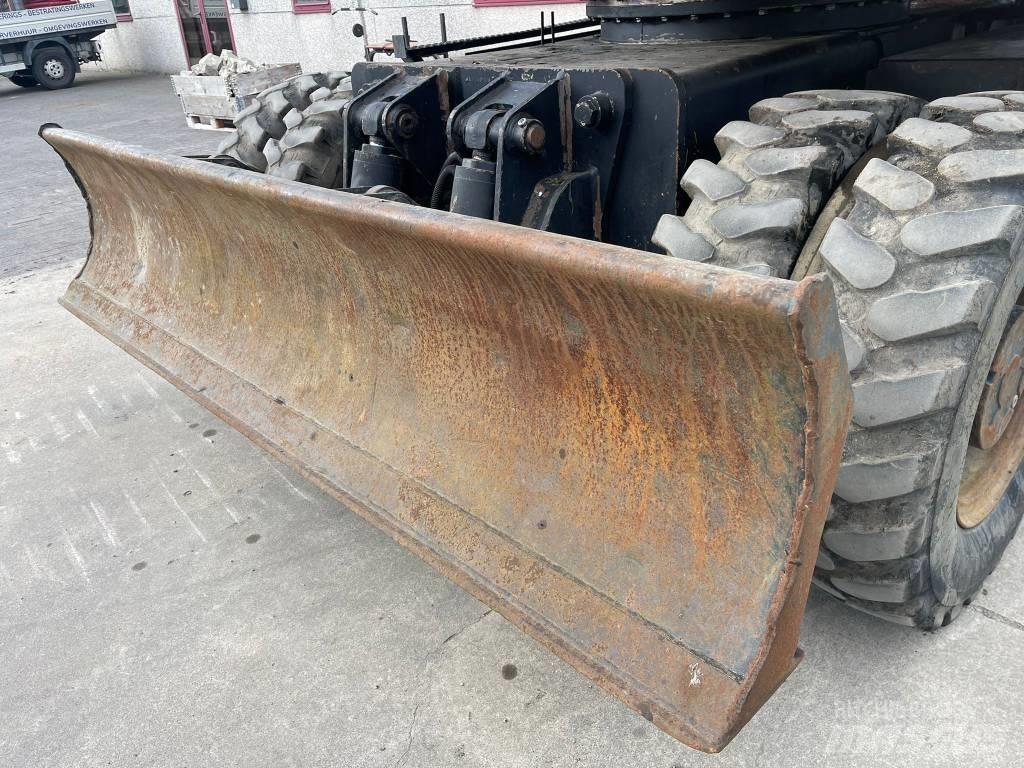 JCB JS 145 W Bageri točkaši