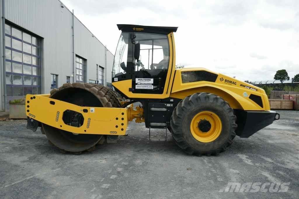 Bomag BW 213 PDH-5 Nabijači zemlje