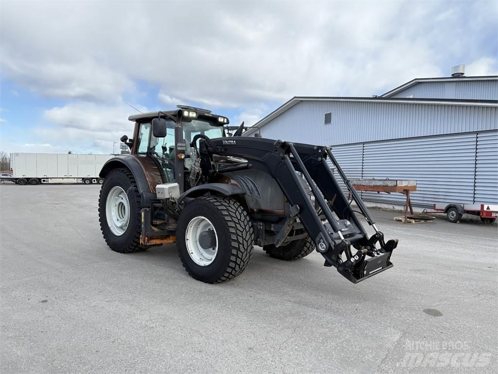 Valtra T203 Traktori