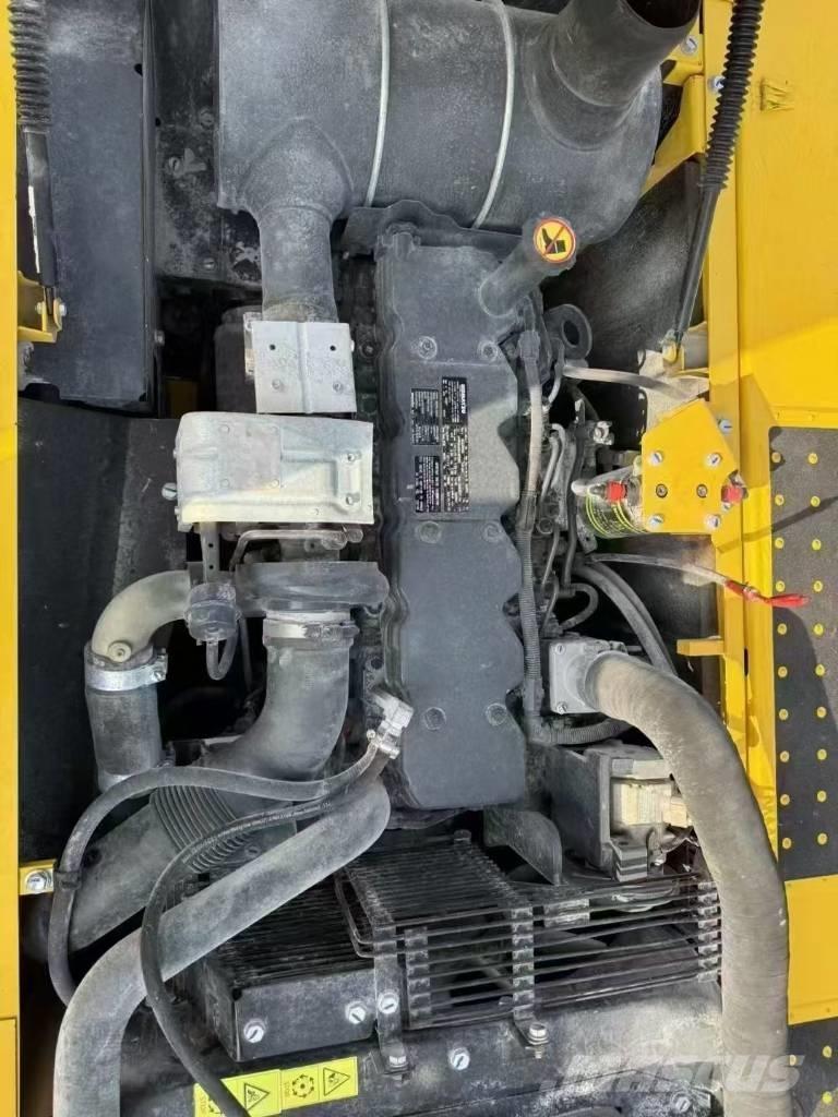 Komatsu 220-8 Bageri guseničari