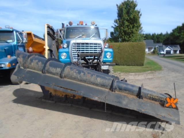 Ford LTL 9000 Snežne daske i plugovi