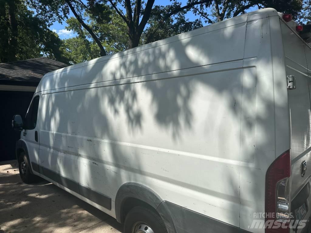 Dodge promaster Sanduk kamioni