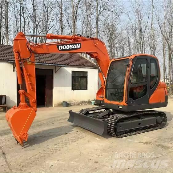 Doosan DX75 Bageri guseničari