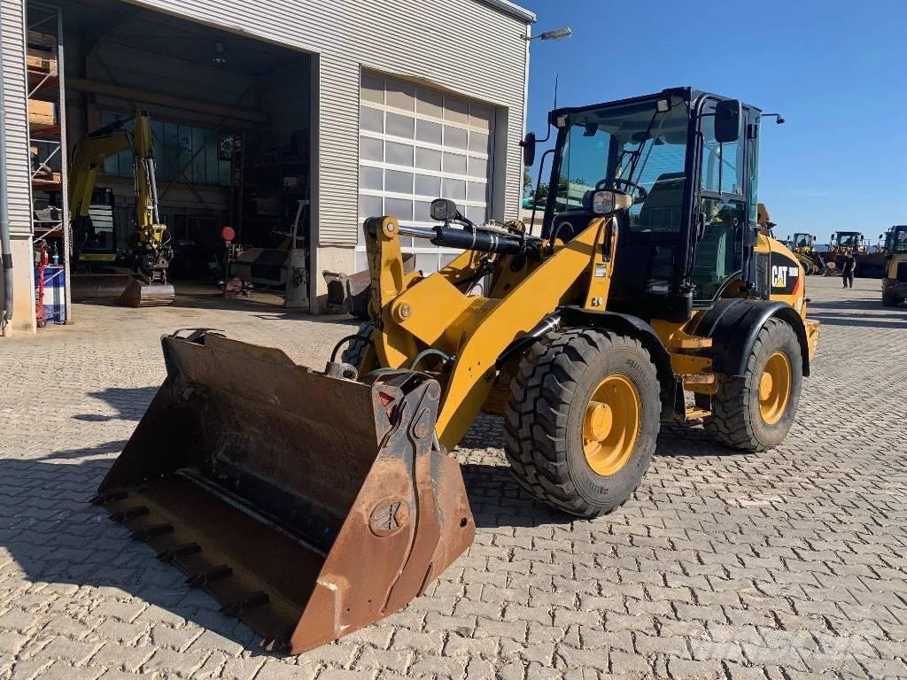 CAT 908M Utovarivači na točkove