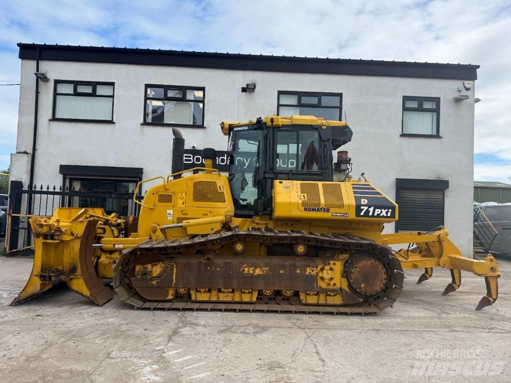 Komatsu D 71P Xi-24 Buldožeri guseničari