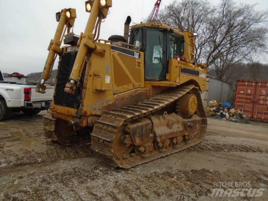 CAT D 8 T Buldožeri guseničari