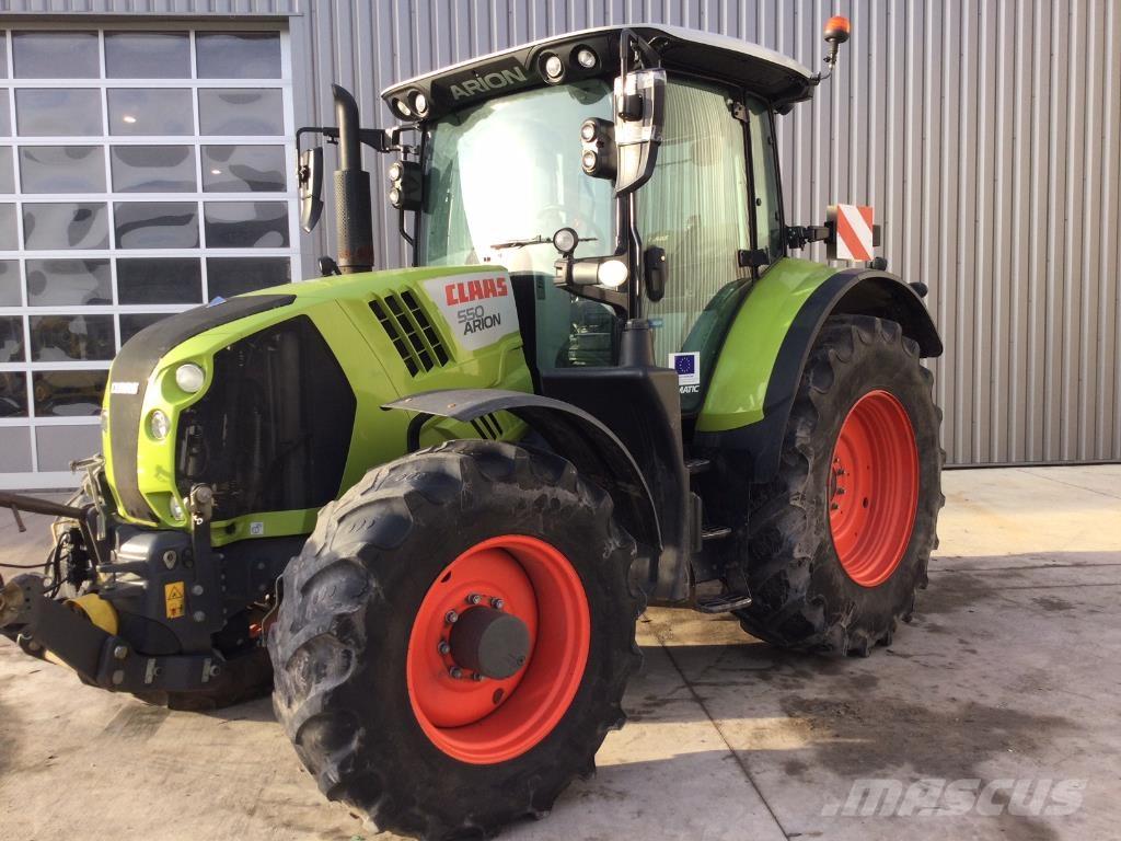 CLAAS ARION 550 Traktori
