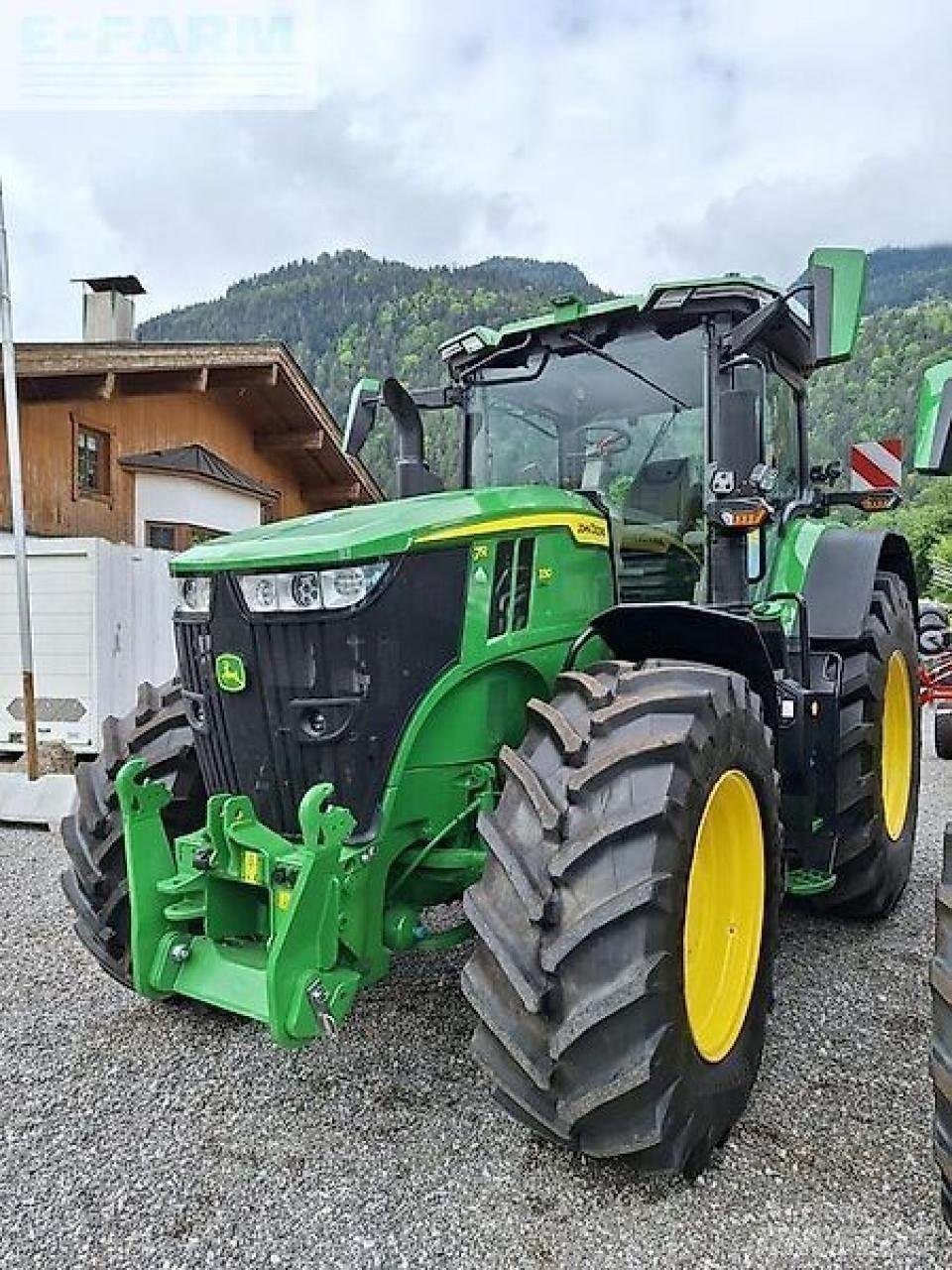 John Deere 7r 330 Traktori