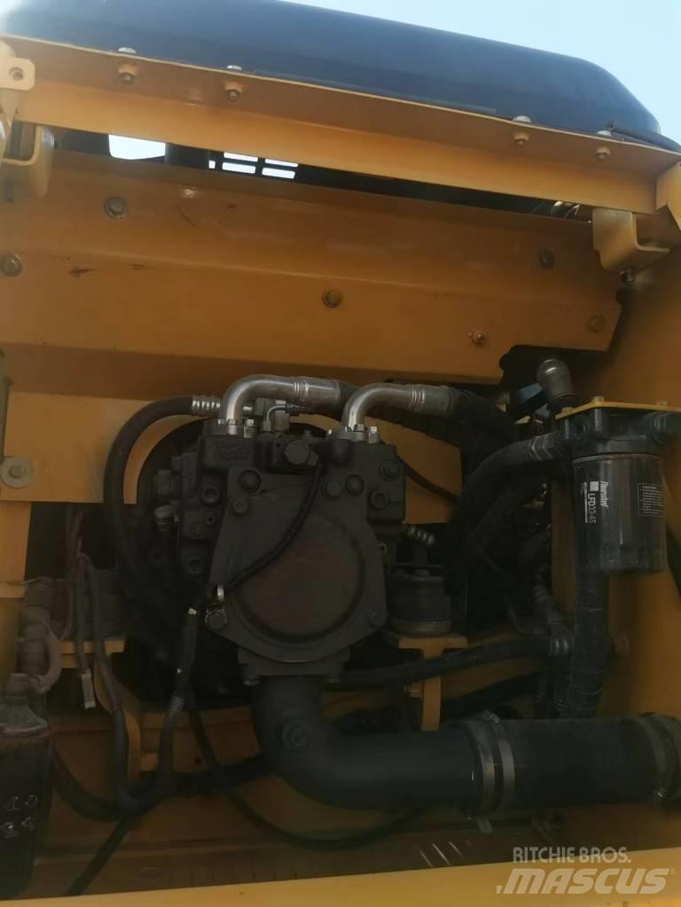 Komatsu PC 160 LC-7 Bageri guseničari